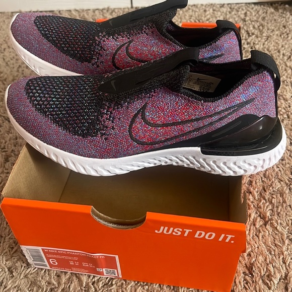 Nike Shoes - Womens size 6 running sneakers new in box